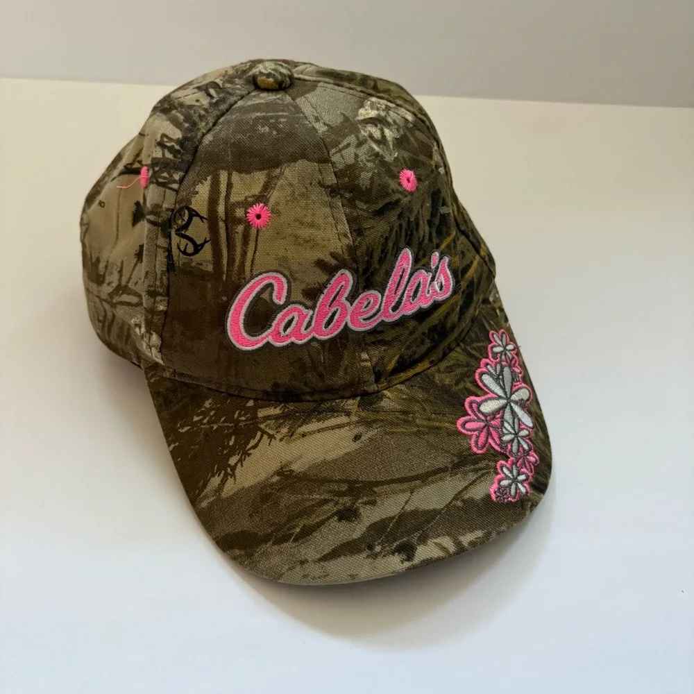 Cabela’s Hat‎ Cap Strap Back Youth Girl Camo Hunting Adjustable Pink Logo Floral
